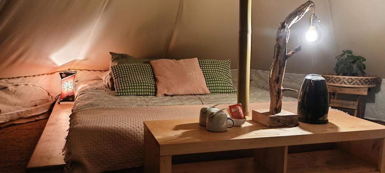 Evasion En Pleine Nature, Tipi Insolite Et Jacuzzi Au Pont Du Gard ! Вер-Пон-дю-Гар Экстерьер фото