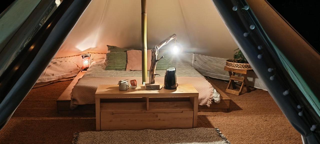 Evasion En Pleine Nature, Tipi Insolite Et Jacuzzi Au Pont Du Gard ! Вер-Пон-дю-Гар Экстерьер фото