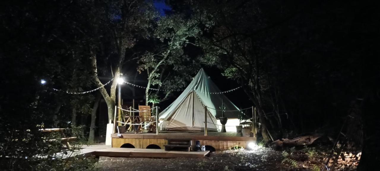 Evasion En Pleine Nature, Tipi Insolite Et Jacuzzi Au Pont Du Gard ! Вер-Пон-дю-Гар Экстерьер фото